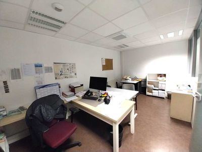 Bureaux - A LOUER - 156 m² non divisibles