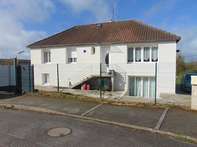 Maison surélevée 79m², 5 chambres, terrain 811 m², La Ferrière aux Etangs