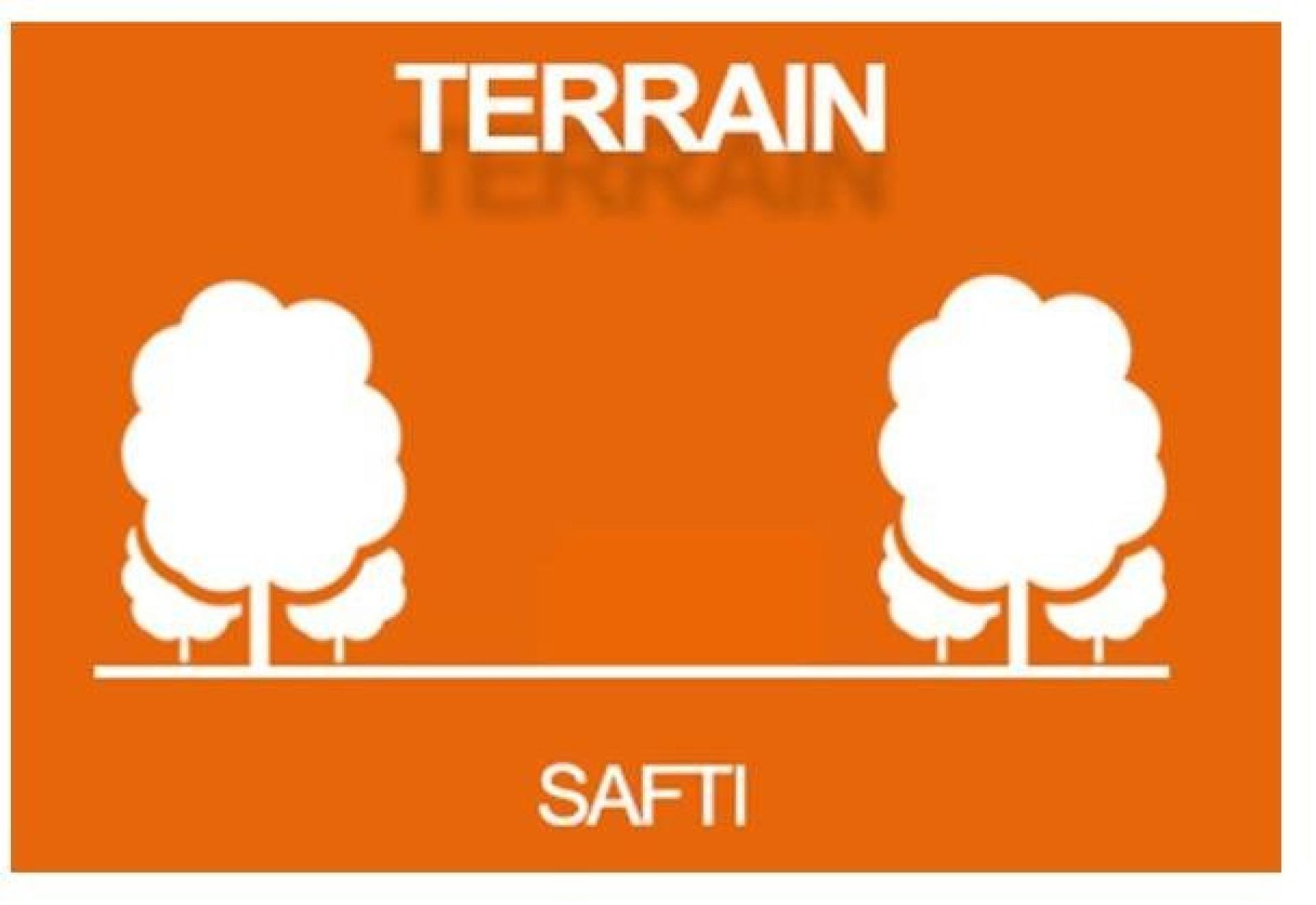 Terrain proche digue