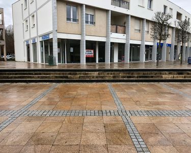 Local commercial 148 m2 Boulazac