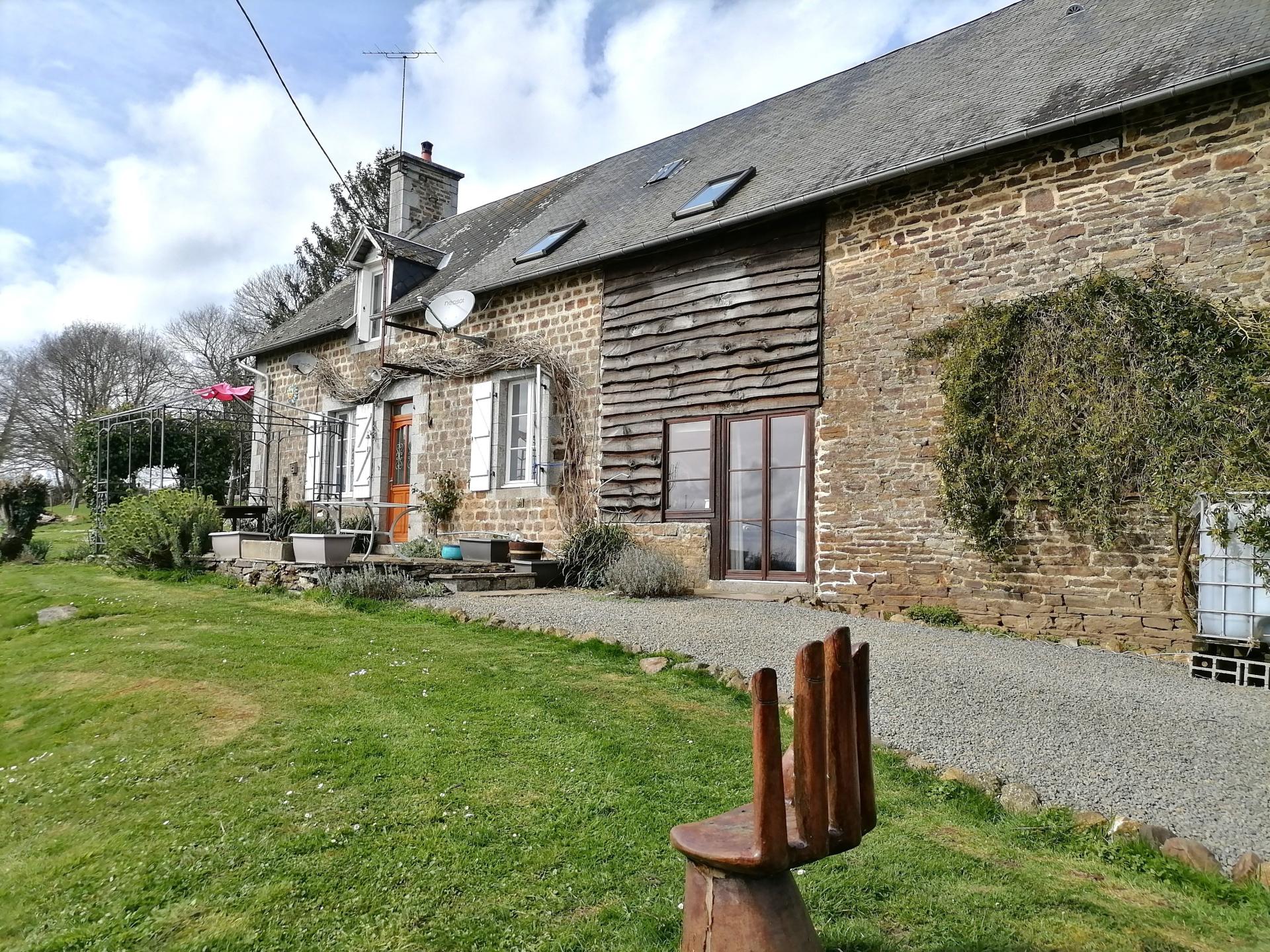 Belle longère rénovée avec goût,4chbs,5000m² jardin