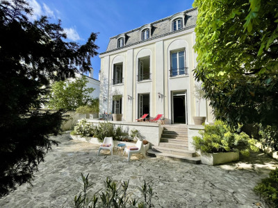 Maison 9 pièces 247 m²