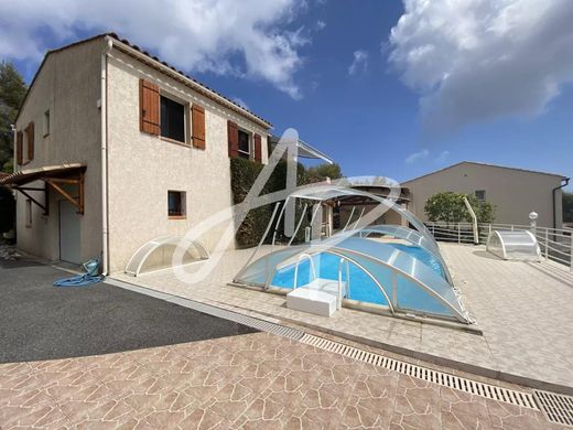 Villa 5 pièces 140 m²