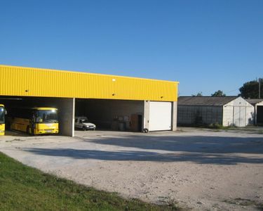 A louer hangar 80 ou 130 M2 - 400 ou 550 E