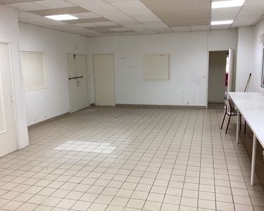 Immobilier professionnel Location Cormeilles-en-Vexin  80m² 888€