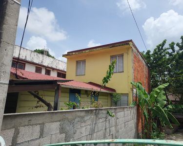 Petite maison avec jardin, à rénover 