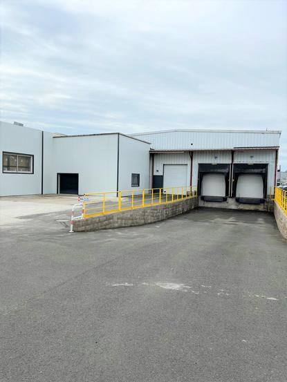 ACTIVITES INDUSTRIELLES STOCKAGE 3100 m2 divisible 