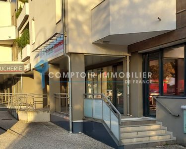 Local commercial 3 pièces 61 m² Montbonnot-Saint-Martin