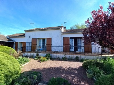 MAISON OFFRANT UNE VUE SUR LA FORET DE MERVENT