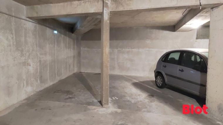 Parking 18 m² 