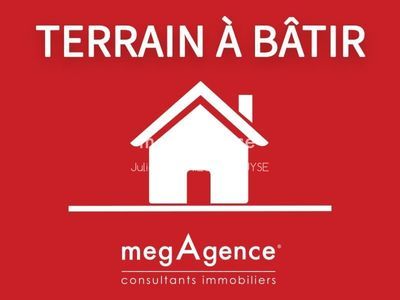 Terrain constructible de 813m²