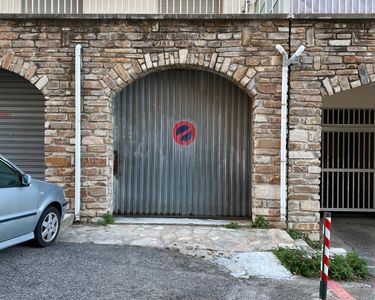 Local/Garage a louer Rue Favalelli