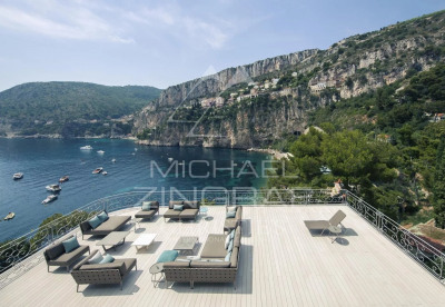 Cap d'Ail - Superbe villa pied dans l'eau 