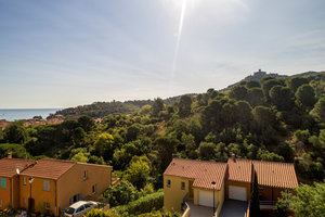 APPARTEMENT NEUF 3 PIECES AVEC BALCON, VUE ET 2 PARKINGS