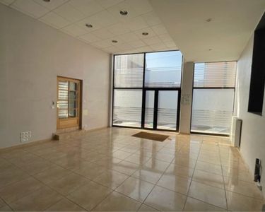 Local 40m2 - commerce - bureaux