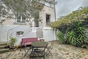 Maison Bagnolet 6 pièces 157,6 m2 avec cour, garage et jardin