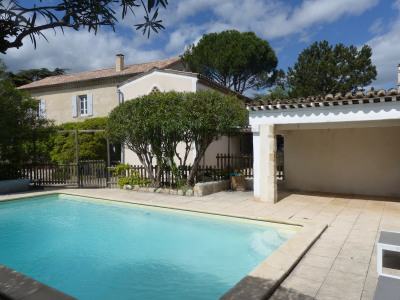 MAGNIFIQUE BASTIDE PROVENÇALE AU CENTRE DE MONTÉLIMAR.