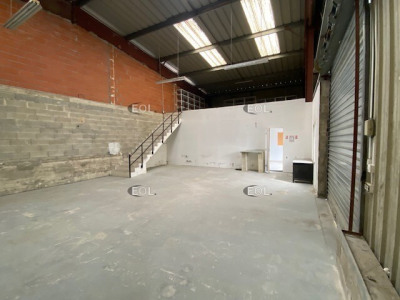 Local commercial 183 m²