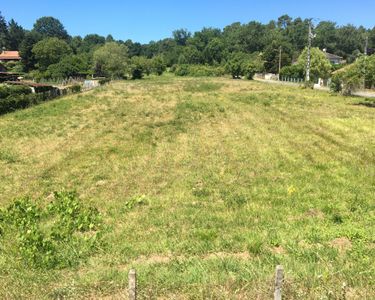 Terrain constructible à Saint Germain du Salembre