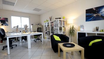 Parking - Garage Location Claix  23m² 382€