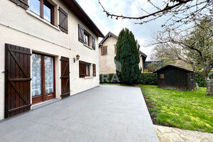 Maison Saint Julien Les Metz avec jardin et 2 garages