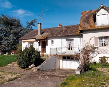 Pavillon sur sous-sol de 127 m2, 3 chambres, 2 bureaux, terrain clos de 1840 m2