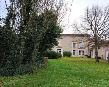 Belle maison charentaise