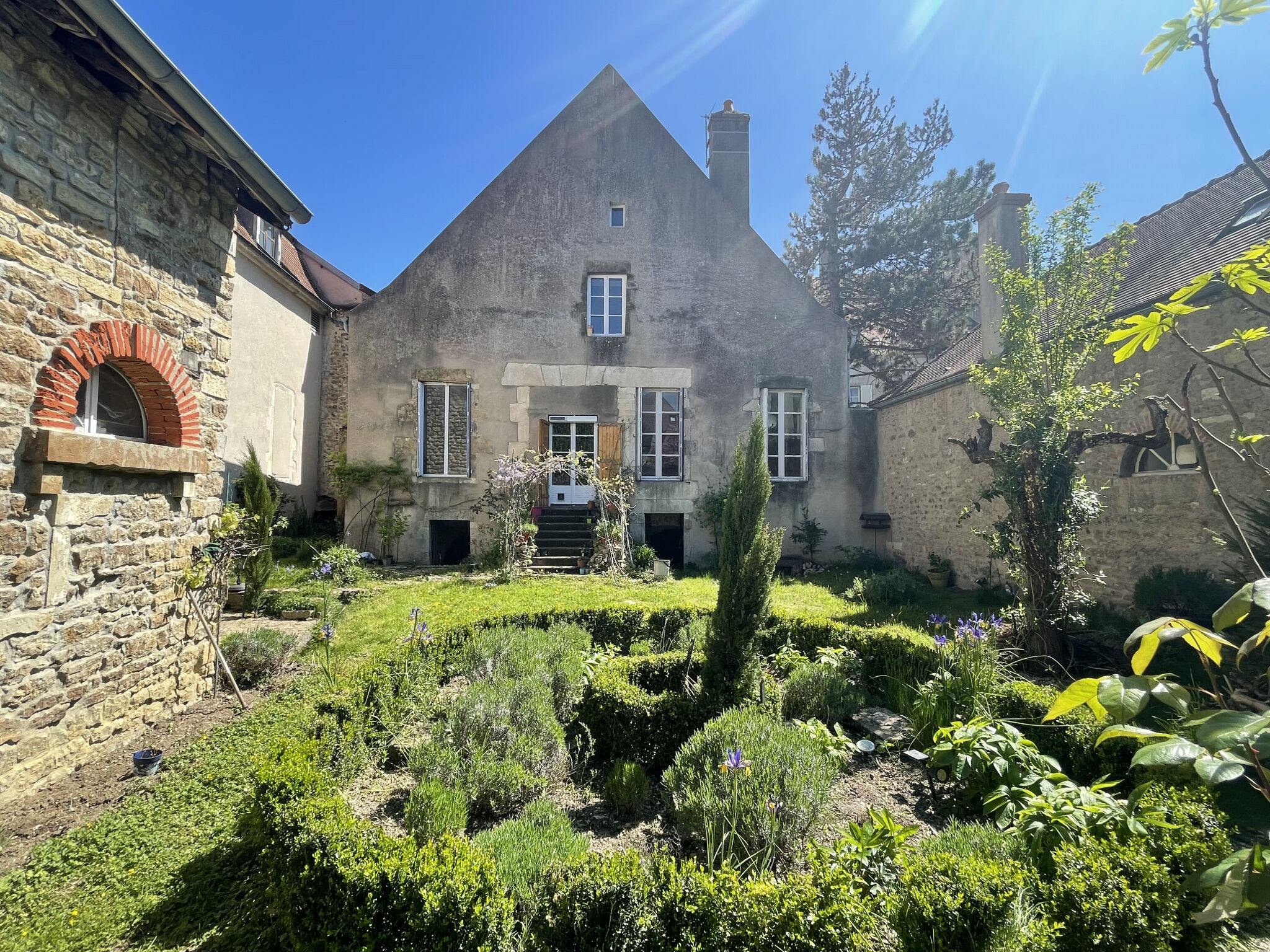 Vente Maison 300 m² à Semur-en-Auxois 275 000 €