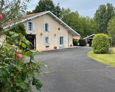 Grande propriété familiale au charme de l'ancien