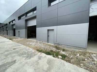 Entrepôts - A LOUER - 288 m² non divisibles