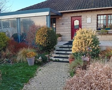 Exceptionnel : Maison individuelle avec piscine, veranda, garage et jardin