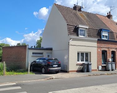 Maison semi individuelle avec grand jardin