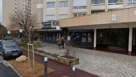 Immobilier professionnel Vente Chatou  153m² 460000€