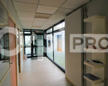 Local commercial 128 m²