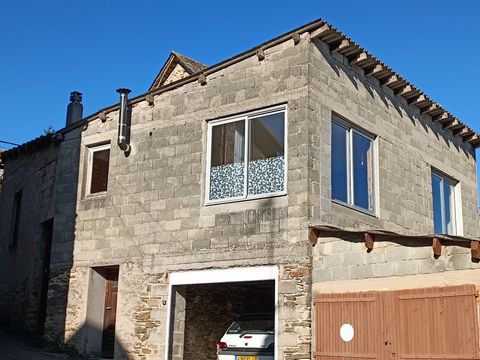 APPARTEMENT T2 AVEC 2 GARAGES - SALMIECH