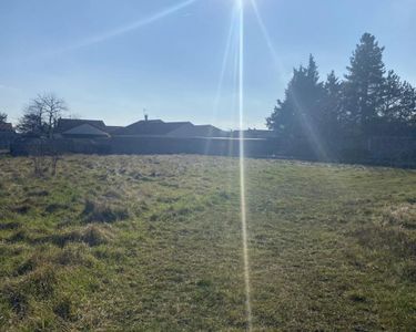 Terrain 1 600 m² Montbrison