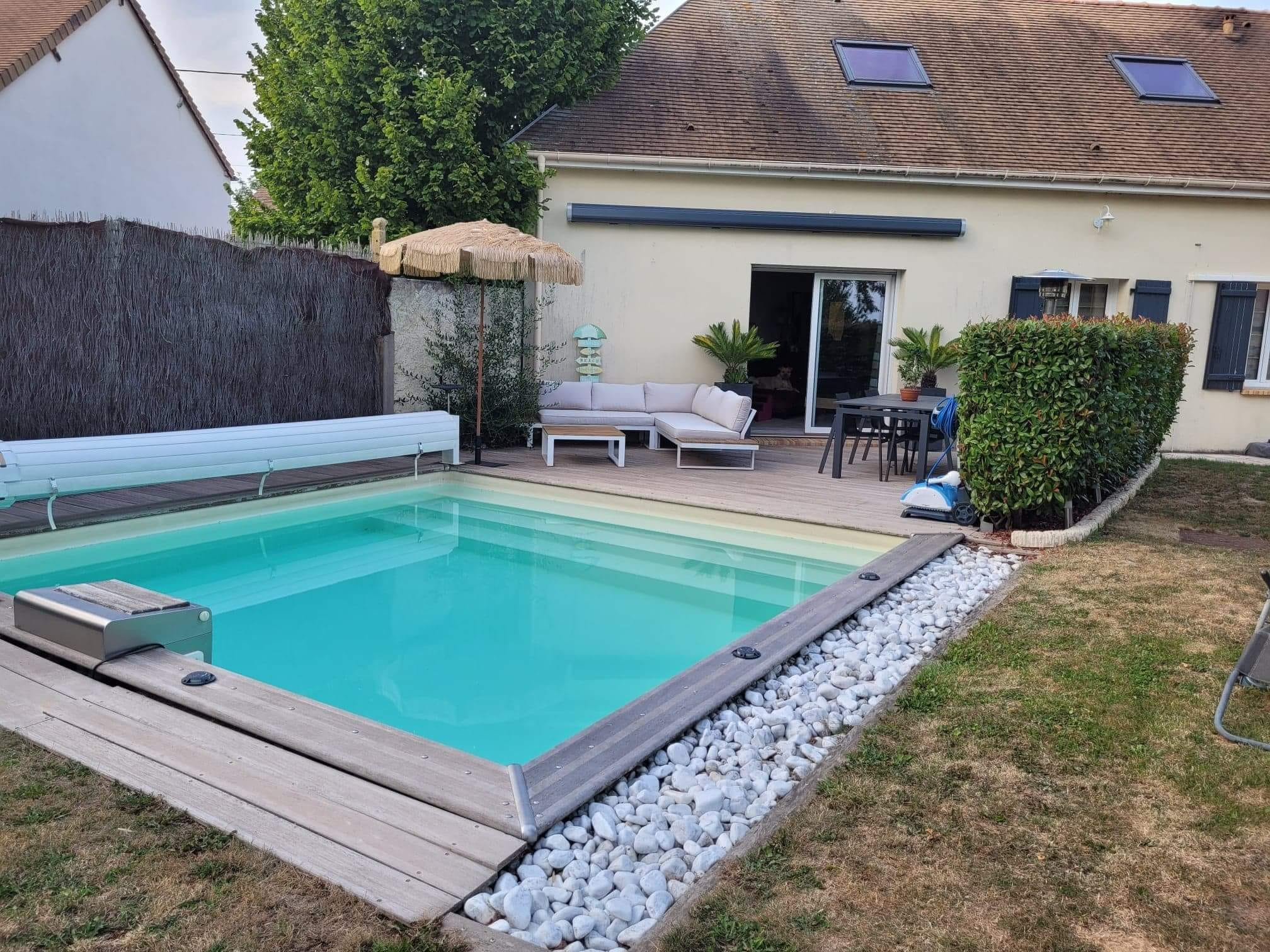 Maison traditionnelle avec piscine - Richebourg 78550