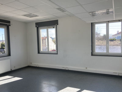 Immobilier professionnel Location Montélimar  200m² 1900€