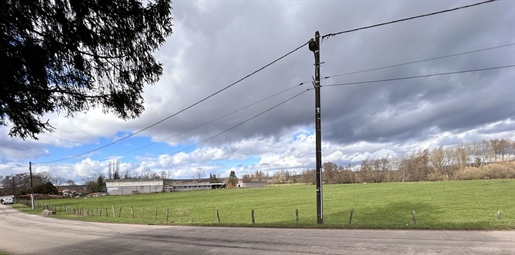 Bâtiment agricole avec plus de 22 hectares de terres 