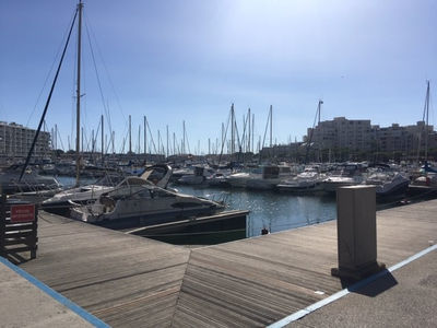 Carnon F2 cabine, vue Port avec extérieur, à 100m de la mer