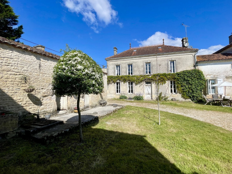 Maison 15 pièces 560 m²