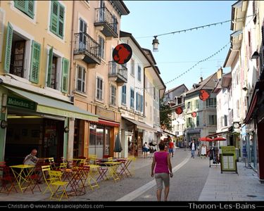 Commerce rue piétonne Thonon idéalement situé - bail tous commerces