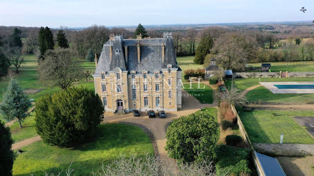 Château 28 pièces 750 m²