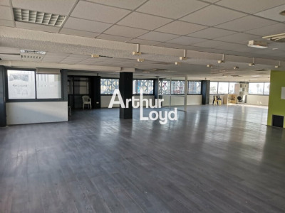 Bureaux 2600 m² 