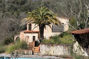 Belle opportunité, maison avec piscine à rénover à Sclos de Contes