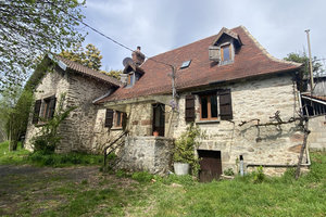 Entre Pompadour et Objat, proche du village de Juillac, domi