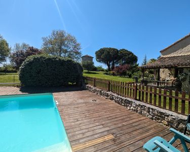 Maison en pierre 5 pièces 172m2 avec ancien moulin et piscine