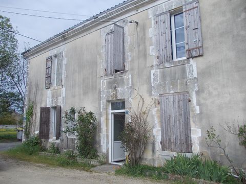 Secteur d'Aumagne, maison de type charentaise de 1