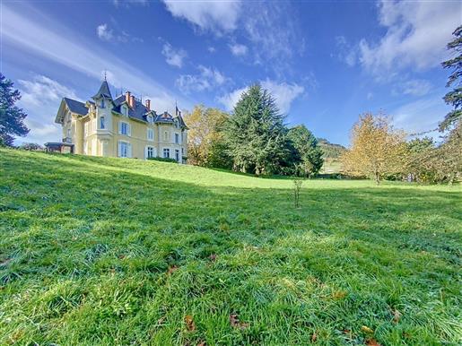 Domaine Manoir Chateau Gites Chambre d'hôtes massif du Pilat