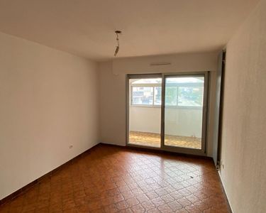 Studio 1 pièce 20 m² 